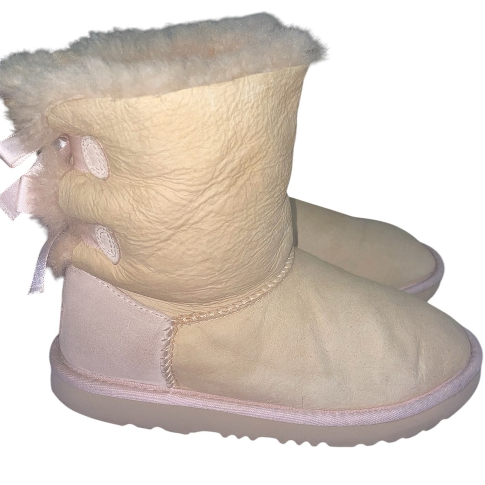 Light Pink Ugg Boots Bailey Bow II big kids size 3